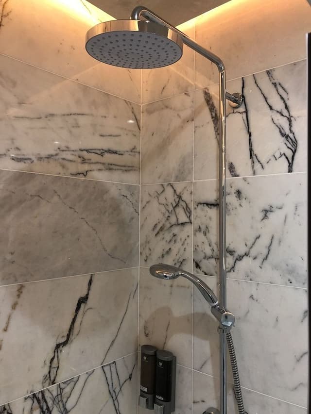 Family Apartment, Ensuite (Street View)