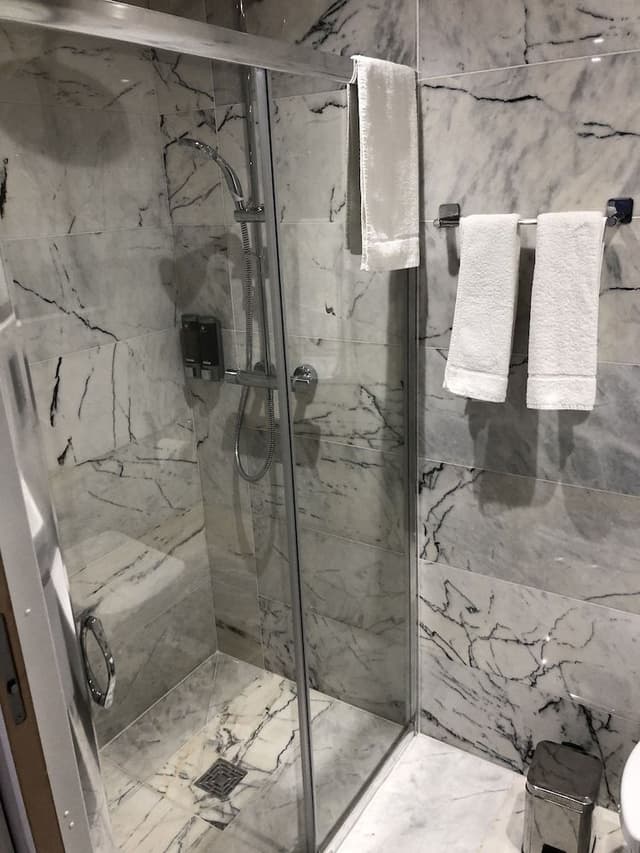 Family Apartment, Ensuite