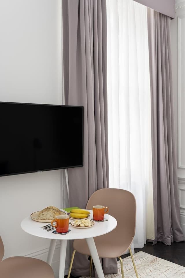 One Bedroom Apartment with Washer/Dryer