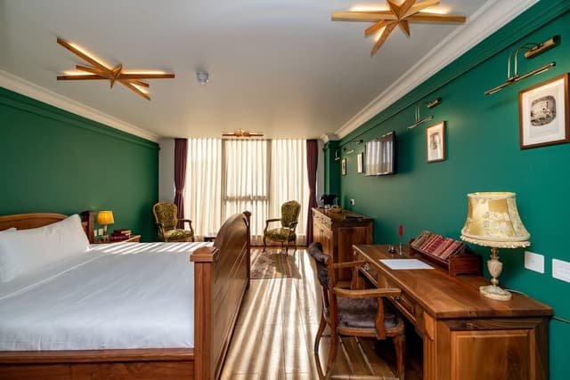Deluxe King Room