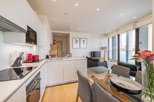 Chic 2 bed at Pear Place with balcony - PP08