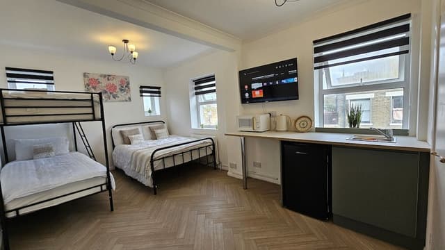 Deluxe Studio, 2 Double Beds