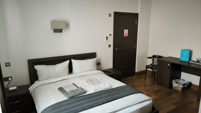 Deluxe family room for 4