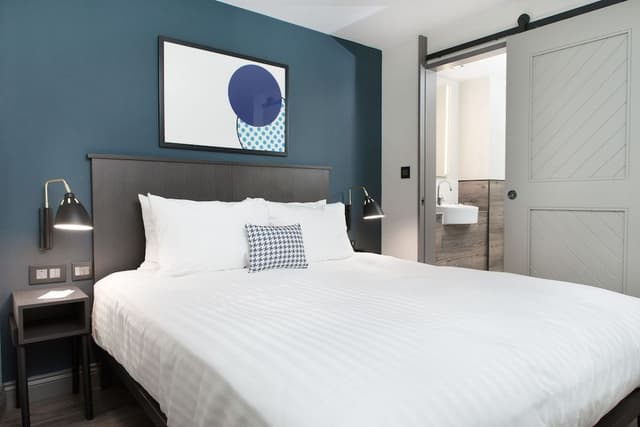 One Bedroom Suite