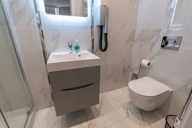 Design Studio, Private Bathroom