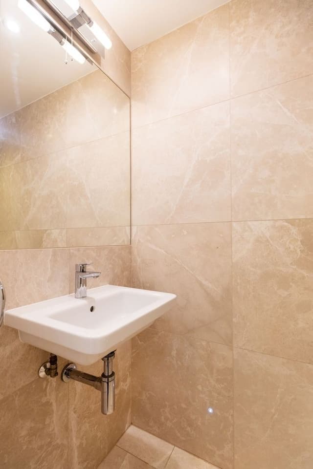 Deluxe Apartment, Private Bathroom (One Bed Room)