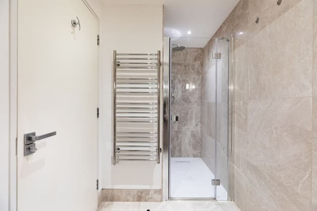 Luxury Apartment, Ensuite ( Two Bed Rooms)