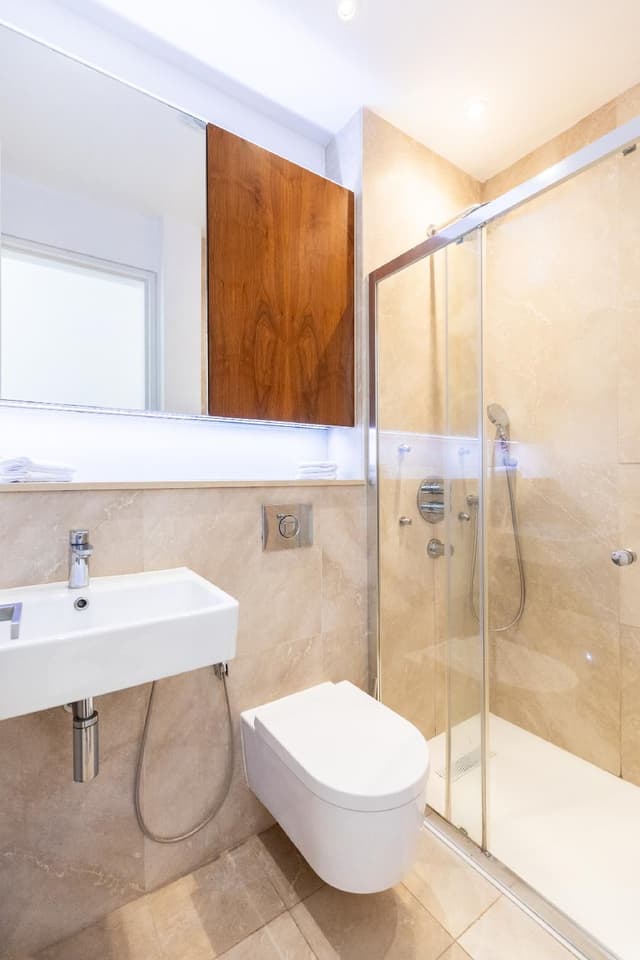 Luxury One Bed Room Apartment with Balcony