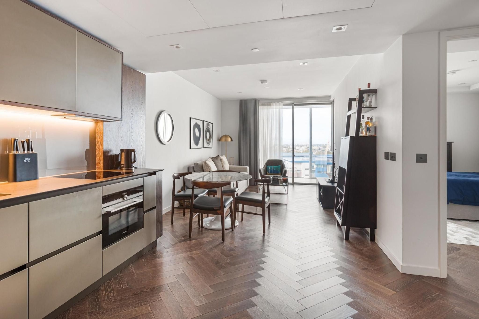 อพาร์ทเมนต์โรงไฟฟ้าแบตเตอร์ซีพร้อมวิวแม่น้ำ (Battersea Power station flat with River views)3