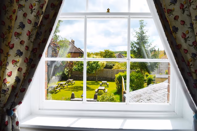 Double room-Deluxe-Ensuite with Shower-Courtyard view