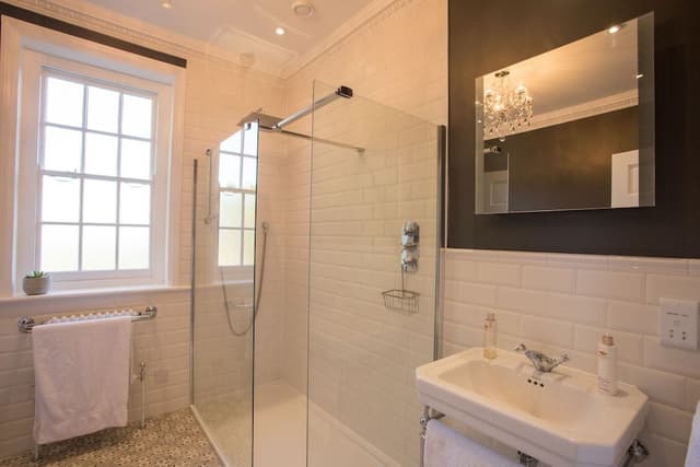 Superior Suite, 1 King Bed, Ensuite, Garden View