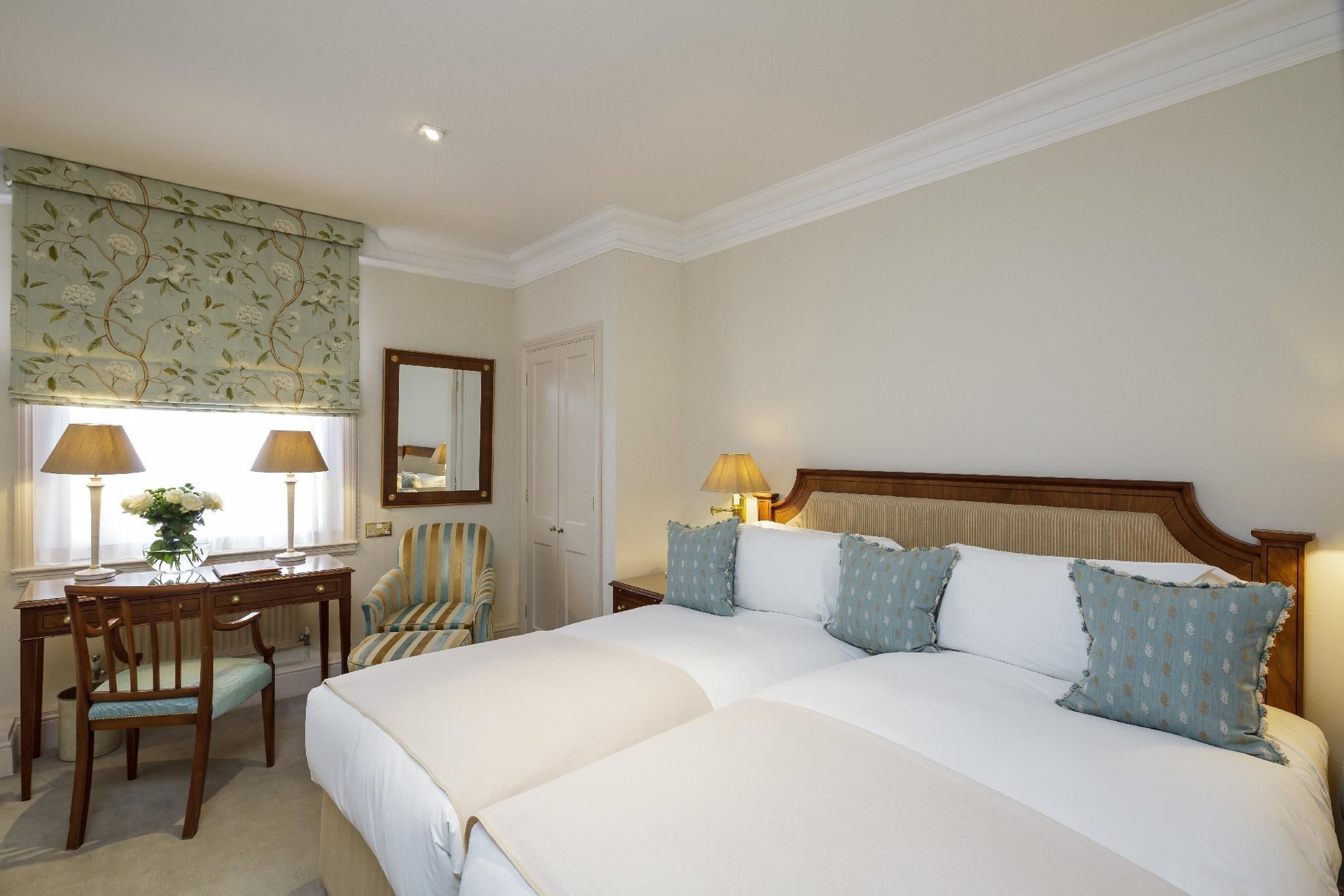 สโลน เพลซ (Sloane Place)3