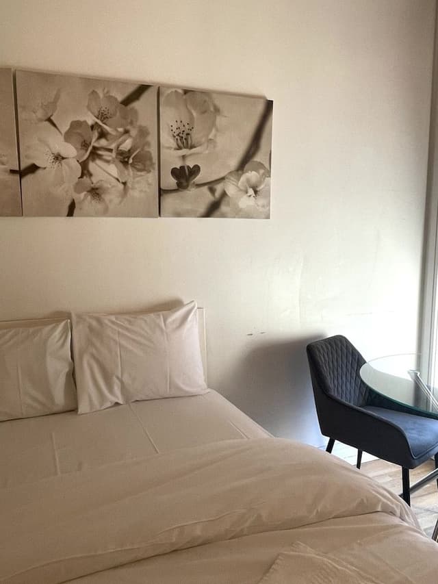 Suite, Ensuite (Flat 23)