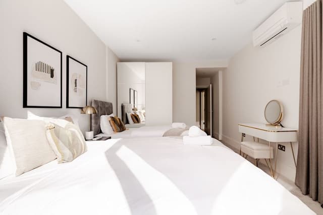 Logan Suite - QP13