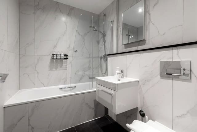 Logan Suite - QP13