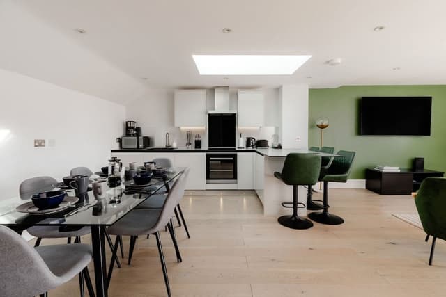 Queensberry Penthouse - QP12