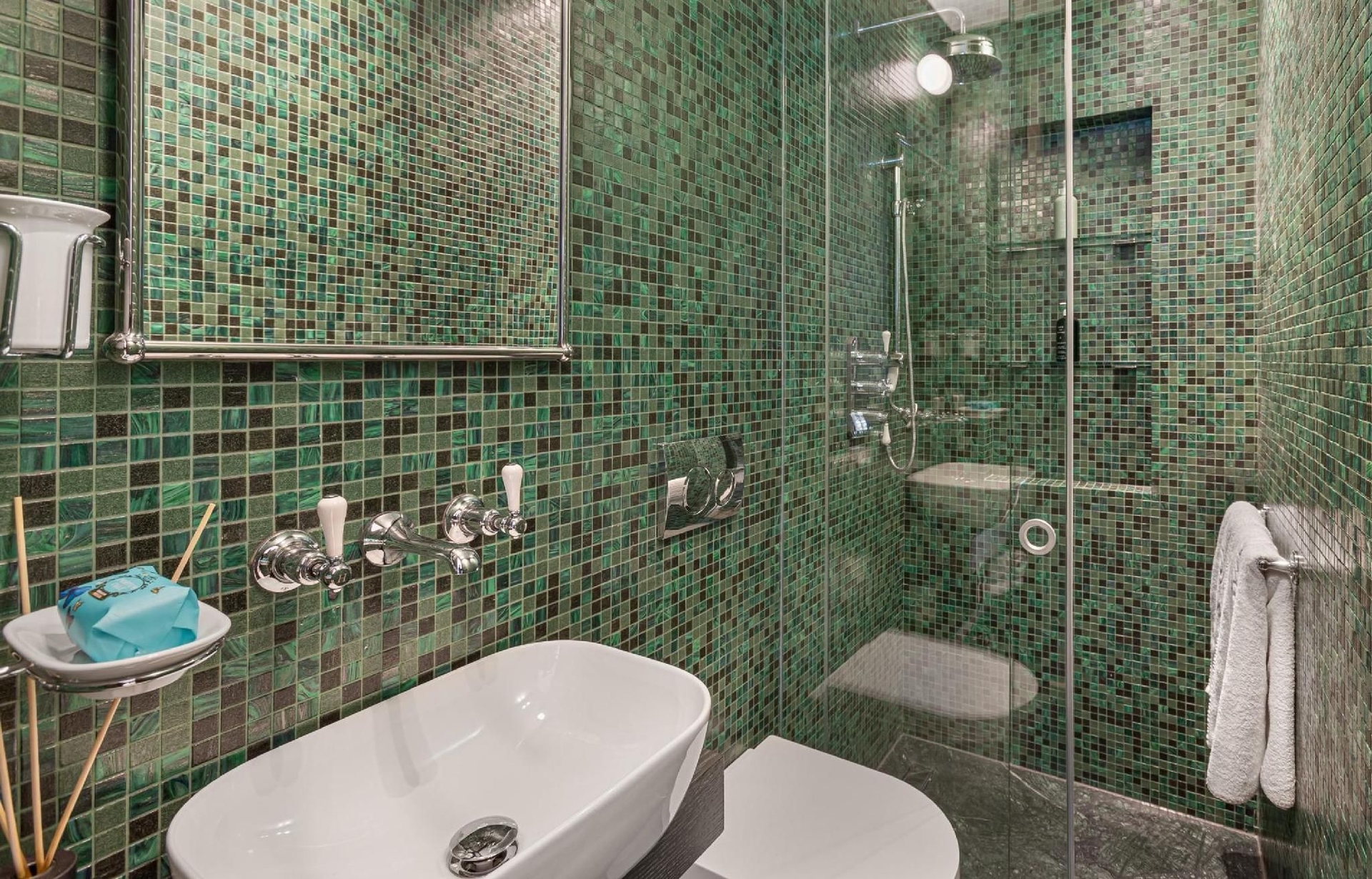 ลักชัวรีสวีทอินคาโดแกนสแควร์ทู (Luxury Suite in Cadogan Square II)2