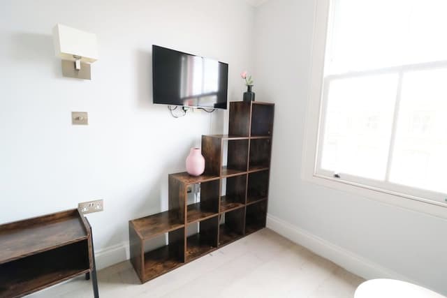 One bedroom Manhattan Apartment