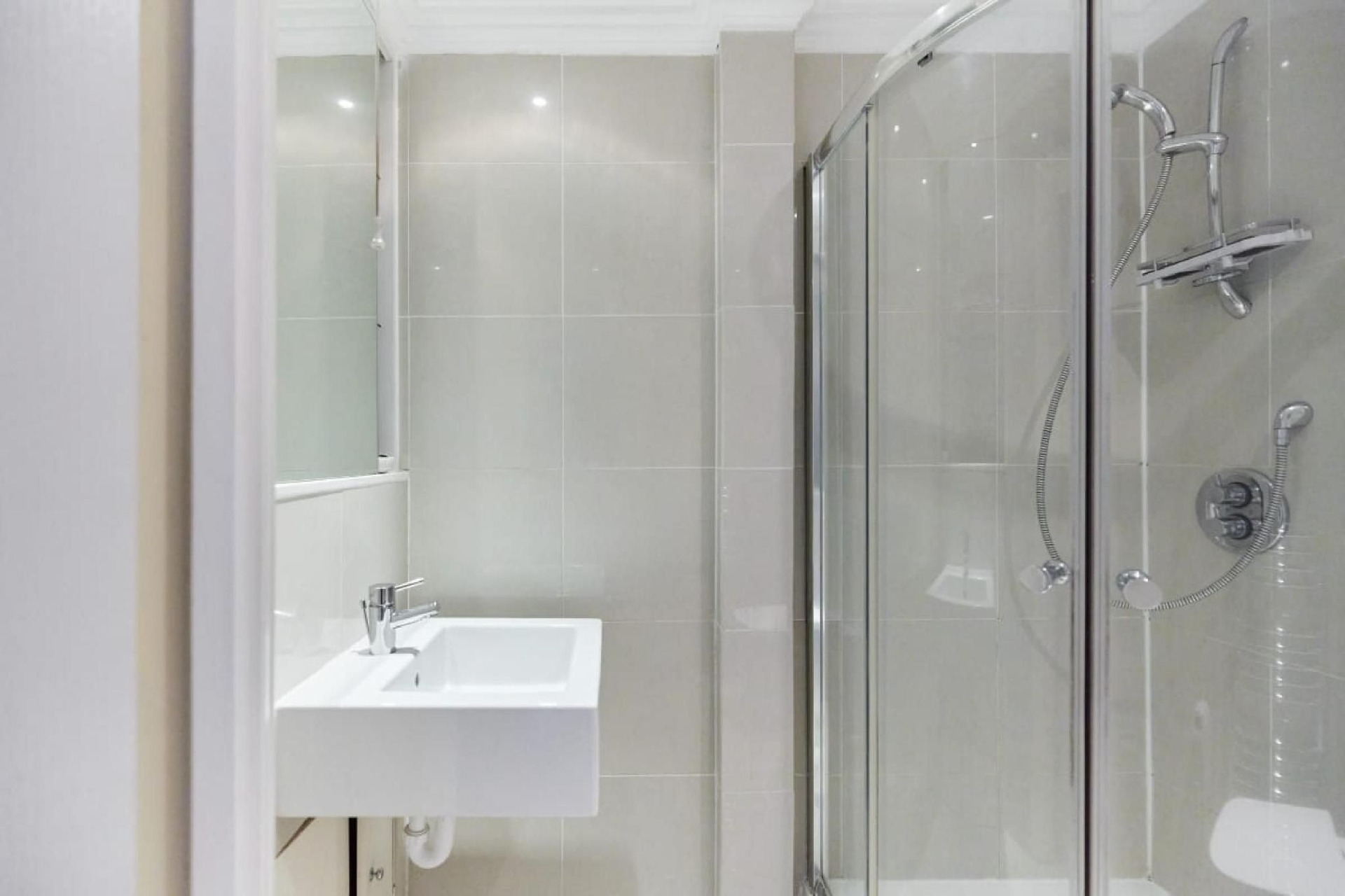 The Clissold Park Escape Spacious 1BDR Flat3