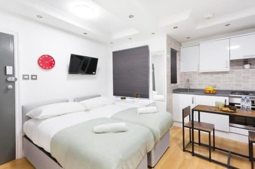 Quad room-Shared Bathroom