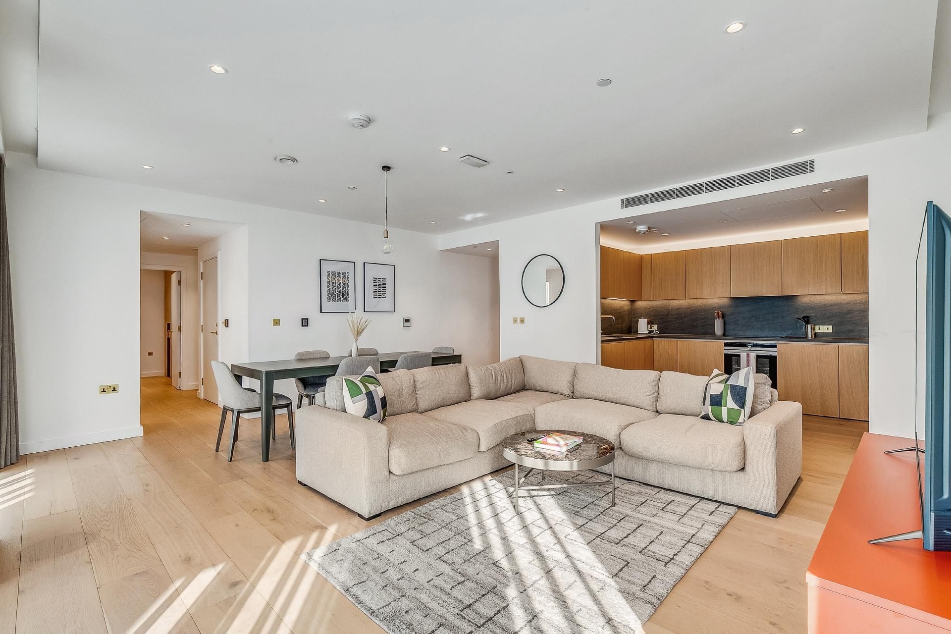 มอเดิร์นคิงส์ครอสอะพาร์ตเมนทส์ (Modern King's Cross Apartments)2