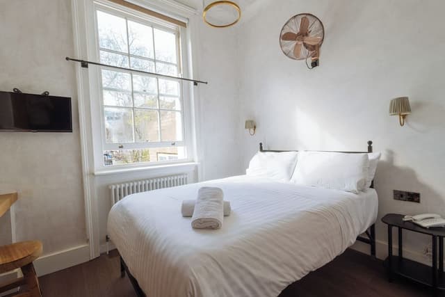 Deluxe Double Room, Ensuite, Garden View (OASIS)