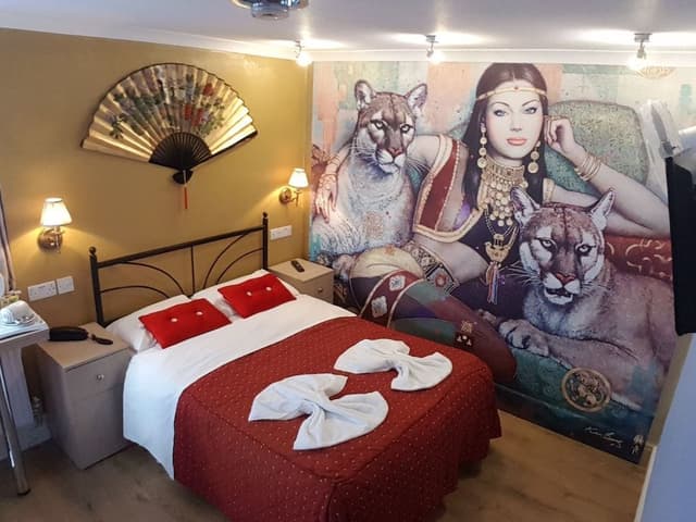 Standard Double Room, Ensuite (Mural Double Superior)