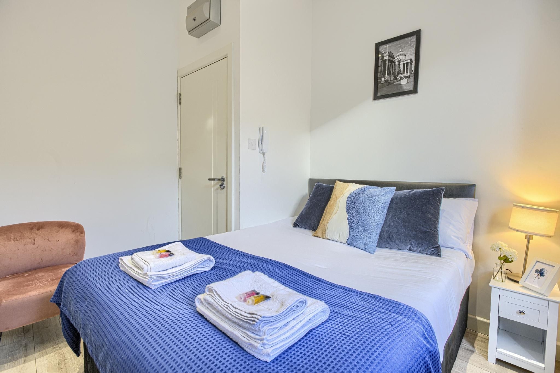 The Finsbury Deluxe Apartments4