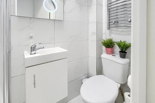Studio-Superior-Ensuite-Garden View-2