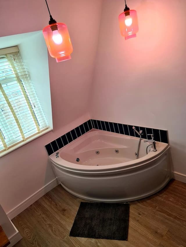Premium Suite, Hot Tub, City View (2nd Floor )