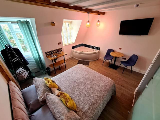Premium Suite, Hot Tub, City View (2nd Floor )