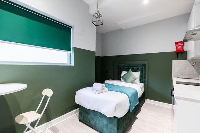 Premium Studio, Ensuite (Single)
