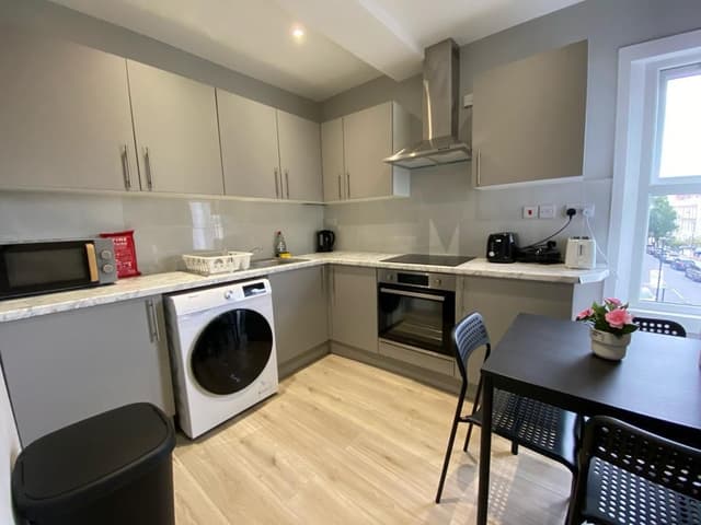 Studio-Private Bathroom-8