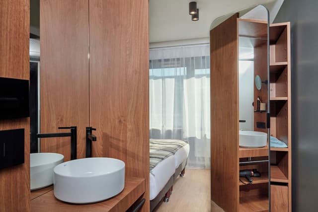 Four-Bedroom Apartment (twin or double beds)