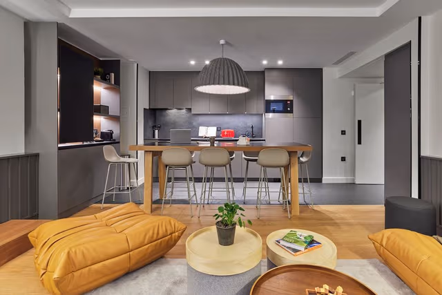 Four-Bedroom Apartment (twin or double beds)