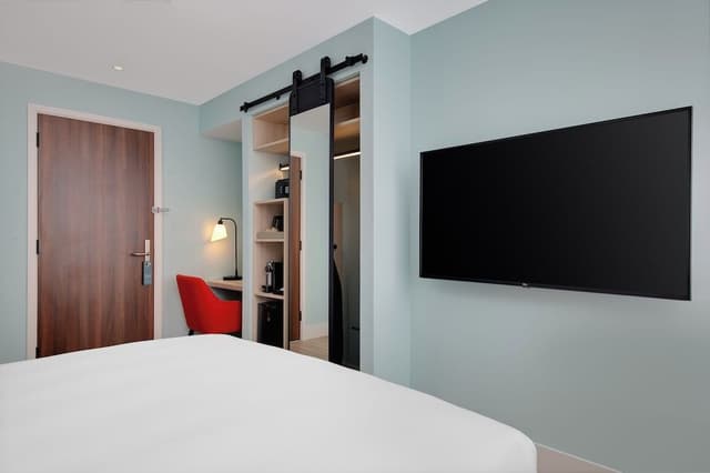 Premium Room, 1 King Bed, Balcony