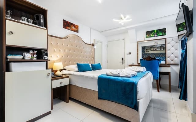 Comfort Quadruple Room, Private Bathroom