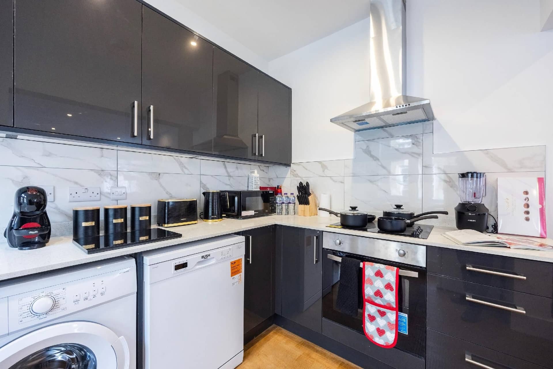 New 2 Bed Apartment | London | Sleeps 5 New 2 Bed Apartment | London | Sleeps 5