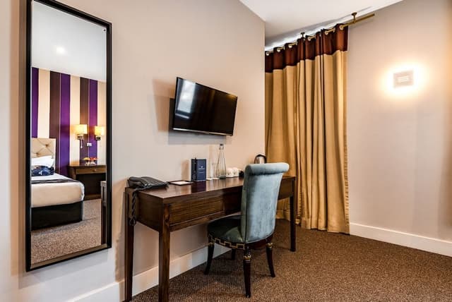 Twin Room, Ensuite