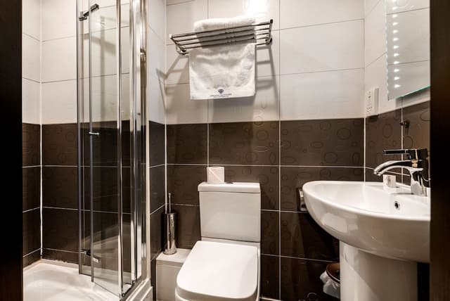 Twin Room, Ensuite
