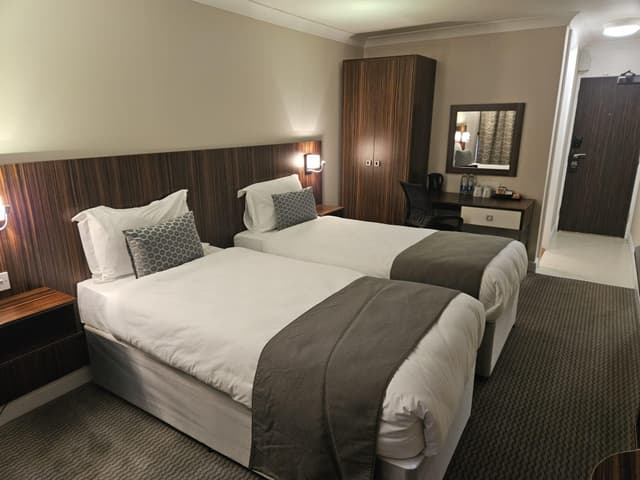 Standard Twin Room