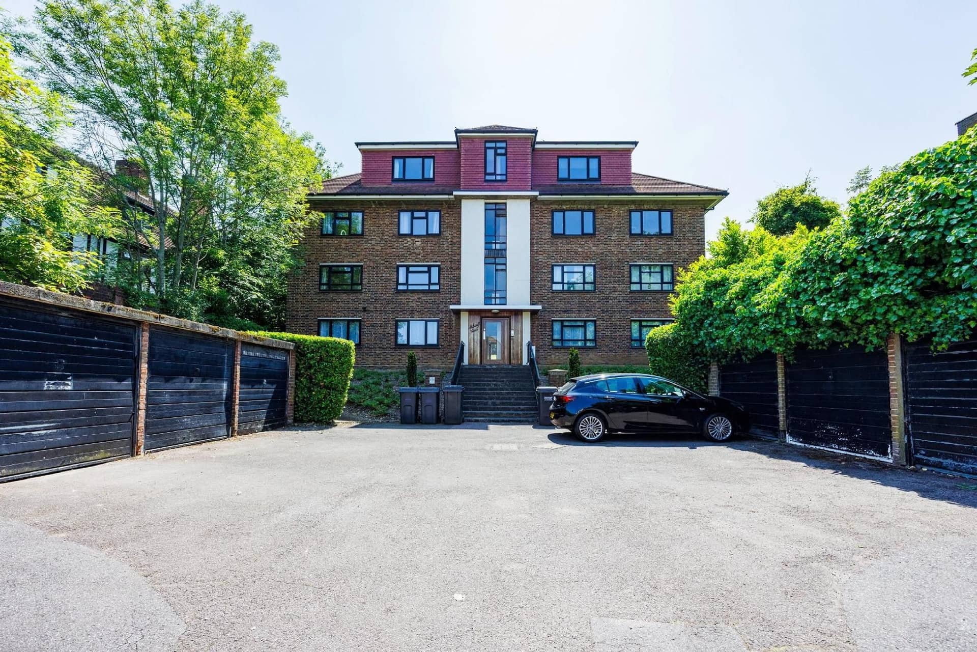 Convenient and Stylish 2-Bed Apartment in Croydon Convenient and Stylish 2-Bed Apartment in Croydon