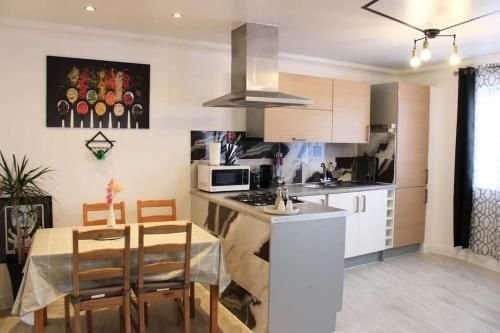 อพาร์ตเมนต์ 2 ห้องนอน 1 ห้องน้ำส่วนตัว ขนาด ตร.ม. – กรีทเตอร์ ลอนดอน ตะวันออก (Bowery Apartment - 2 bedroom)0