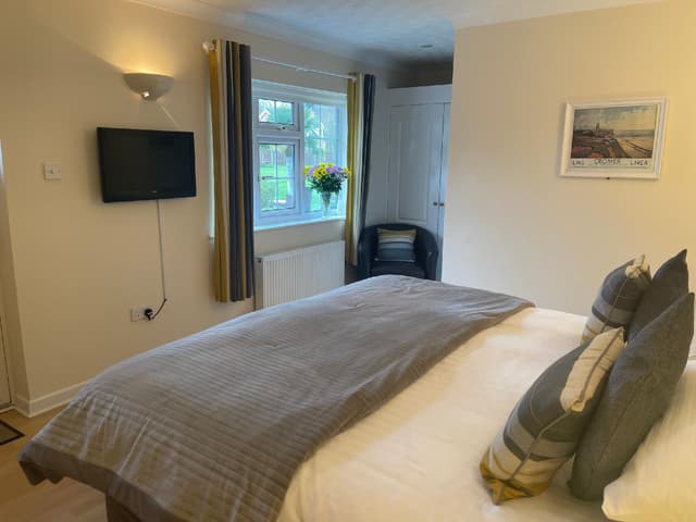 Double or Twin-Superior-Ensuite