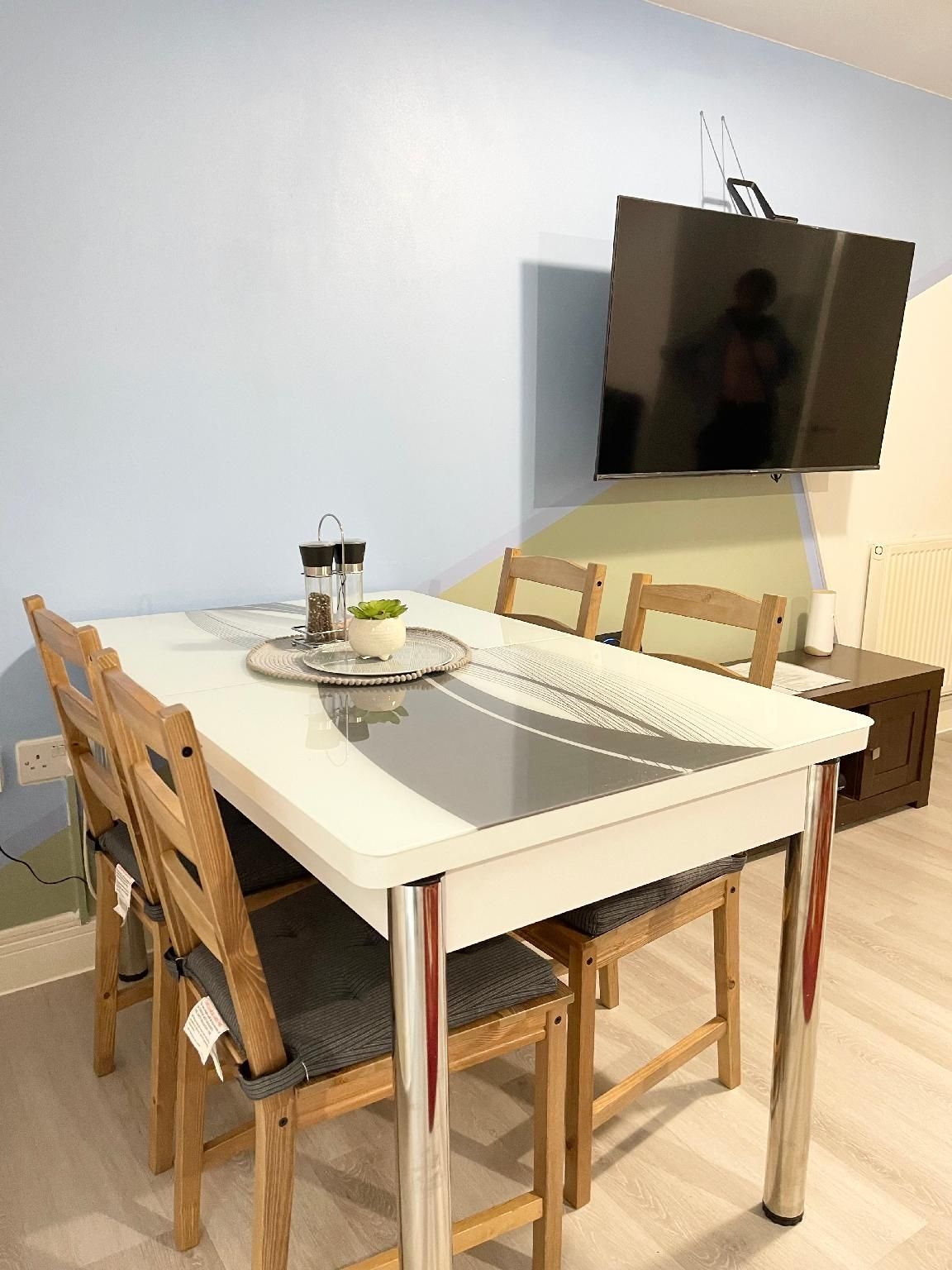 Crescent Apartment - Two bedroom2