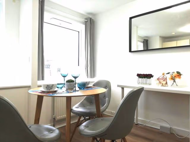 Apartment, 2 Bedrooms, Smoking, City View