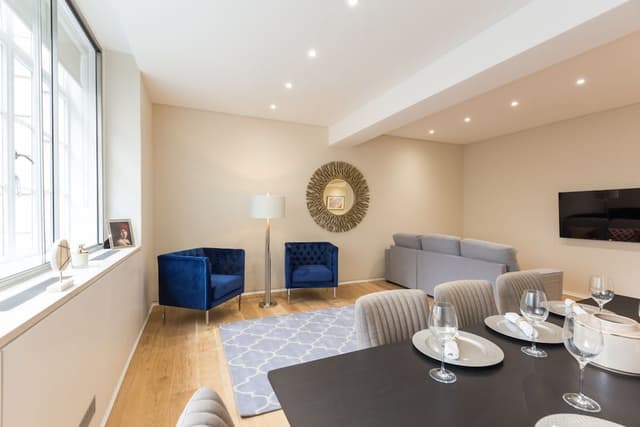Deluxe Four Bedroom Apartment