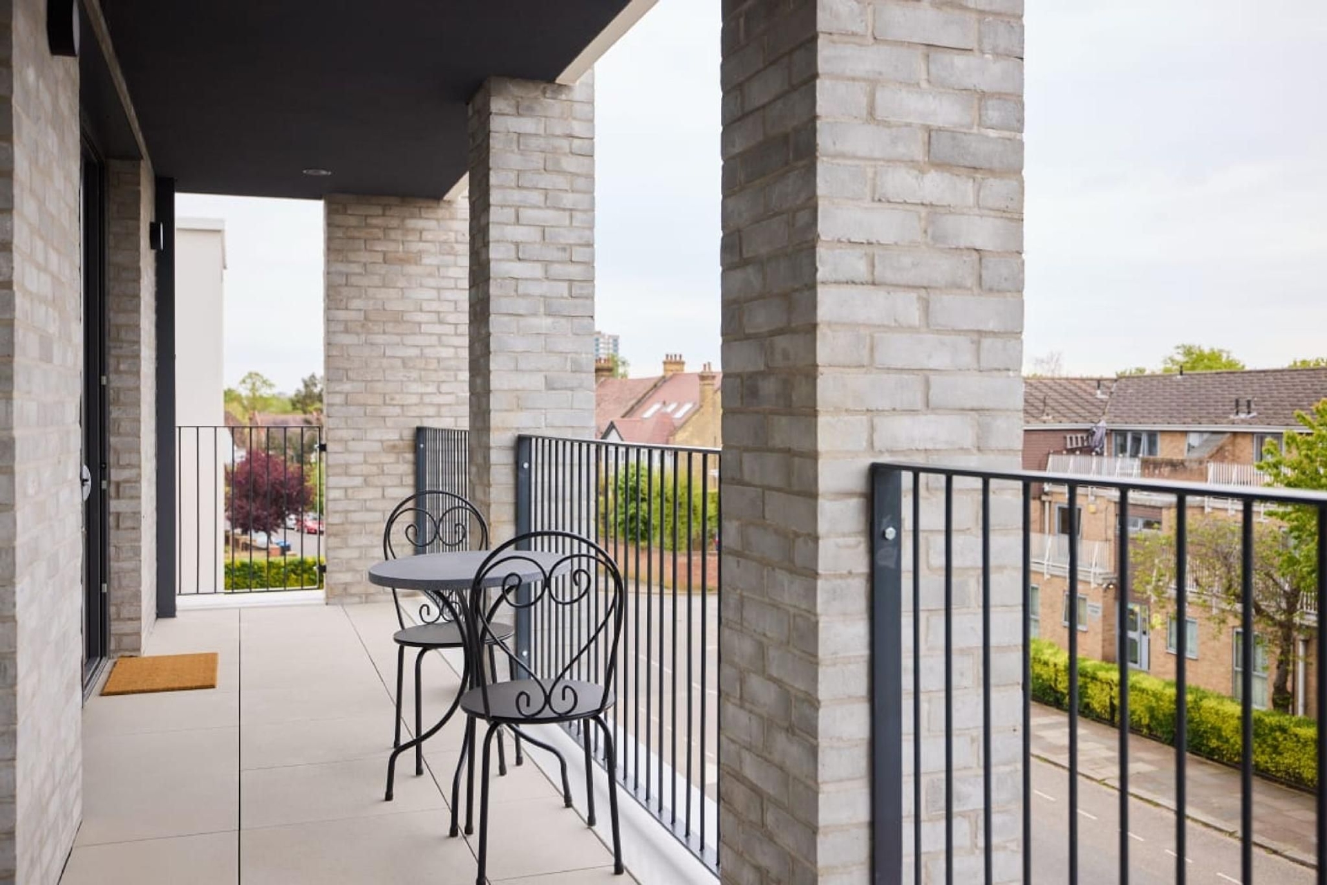 The Brondesbury Scenery - Bright 1BDR Flat with Balcony + Parking1