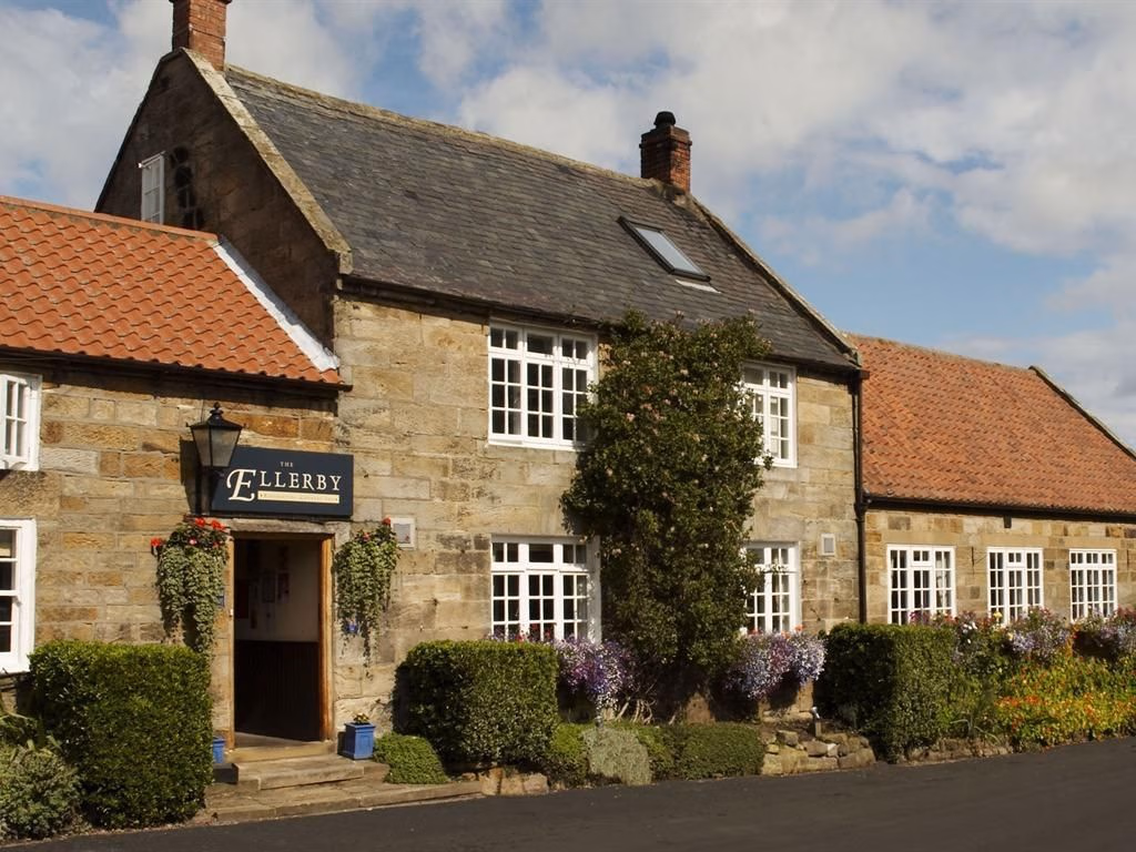 เดอะ เอลเลอร์บี คันทรี อินน์ (The Ellerby Country Inn)0