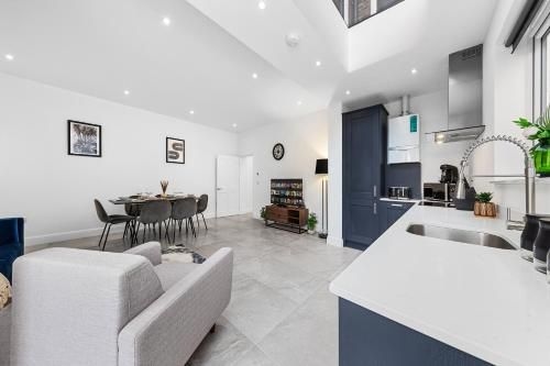 เซอร์คาซ่า ~ วูดไซด์ พาร์ค ~ นอร์ธ ฟินชลีย์ (Sercasa ~ Woodside Park ~ North Finchley)2